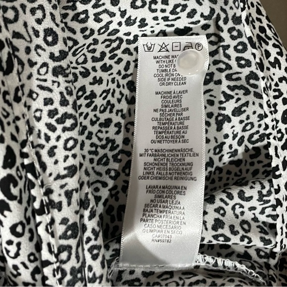 ADRIANNA PAPELL Sleeveless  Peplum Top - Picture 9 of 9